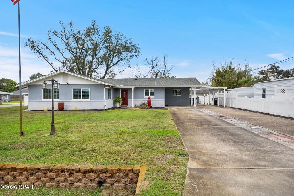 2727 Michigan Avenue, Panama City, FL 32405