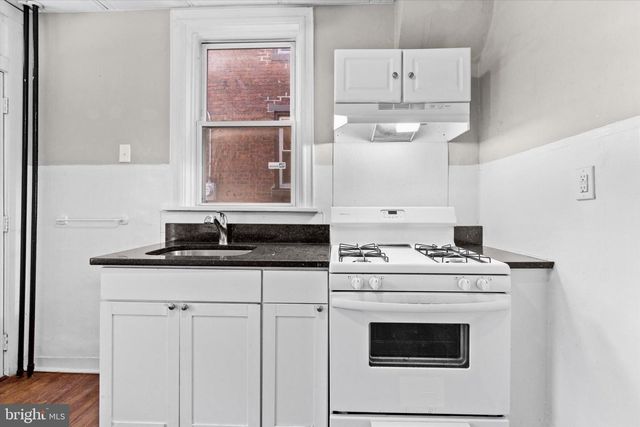 2143 LOGAN ST, Harrisburg, PA 17110