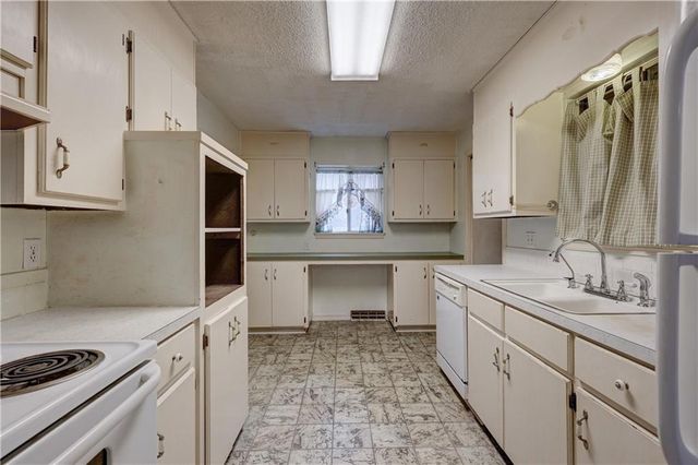 5545 Fountain Road, Joplin, MO 64801