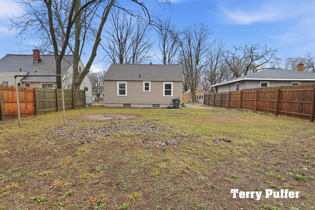 825 Stevens Street, Muskegon, MI 49442