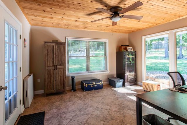 51 Winnebago Drive, Cherokee Village, AR 72529