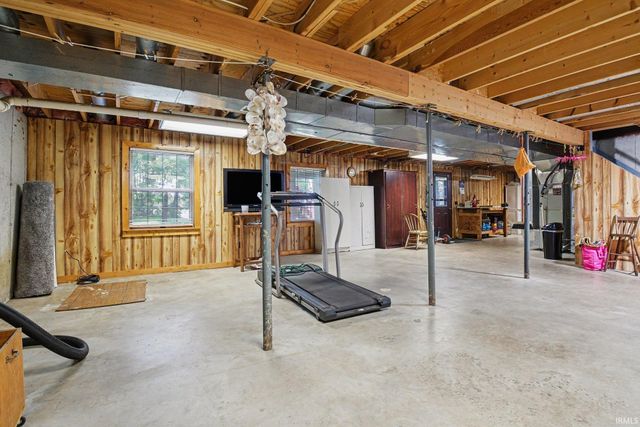 10416 State Road 120, Middlebury, IN 46540