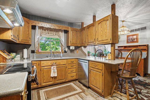 10416 State Road 120, Middlebury, IN 46540