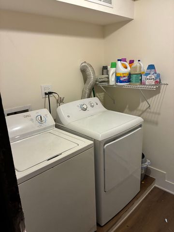 1319 W Early Avenue 2, Chicago, IL 60660