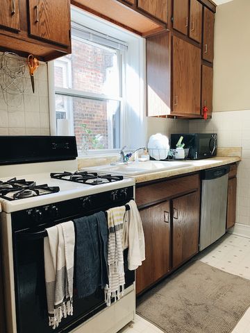 1319 W Early Avenue 2, Chicago, IL 60660