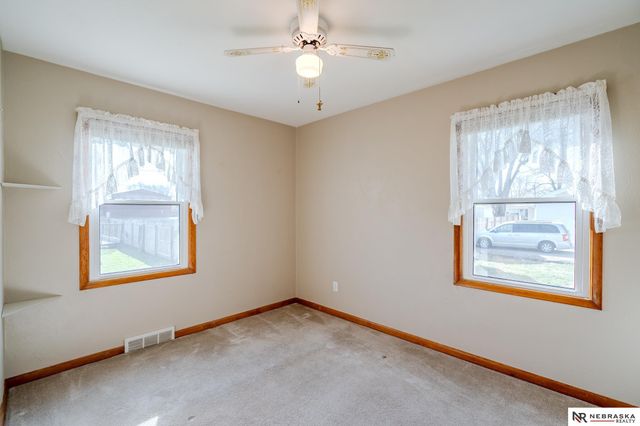 1136 N Garfield Street, Fremont, NE 68025