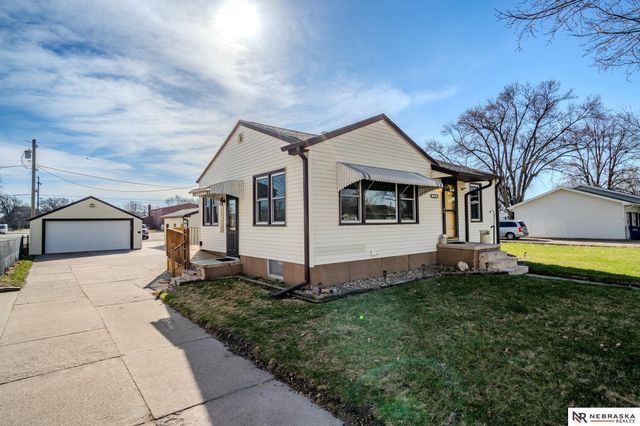 1136 N Garfield Street, Fremont, NE 68025