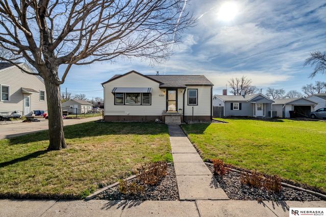 1136 N Garfield Street, Fremont, NE 68025