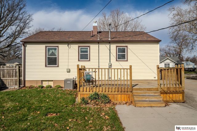 1136 N Garfield Street, Fremont, NE 68025