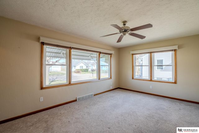 1136 N Garfield Street, Fremont, NE 68025