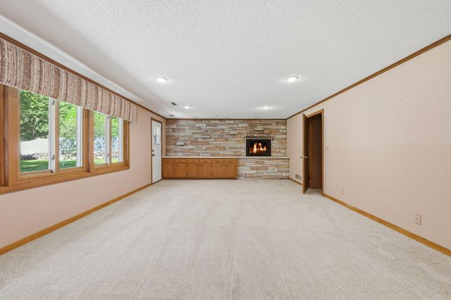 3019 Wheeler Street N, Roseville, MN 55113