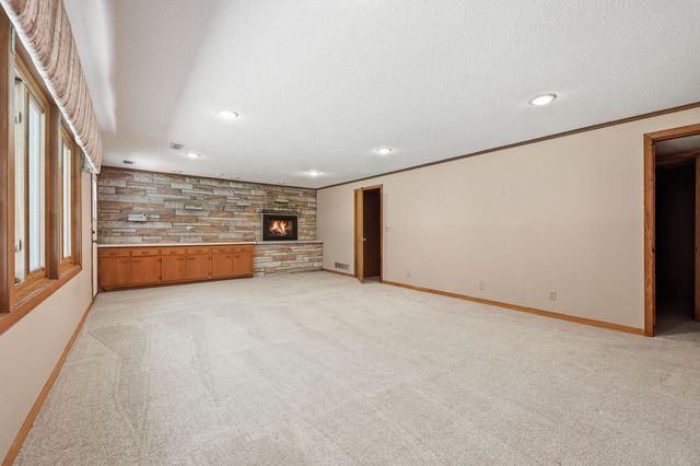 3019 Wheeler Street N, Roseville, MN 55113