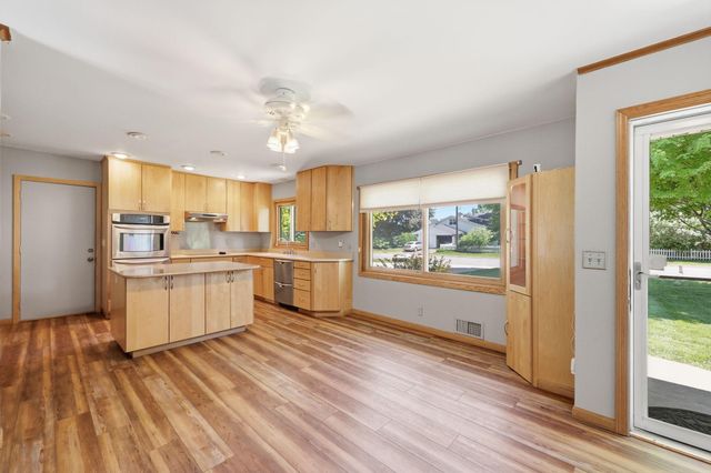 3019 Wheeler Street N, Roseville, MN 55113