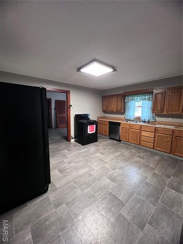 210 Nelson Avenue, Edwardsville, IL 62025