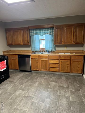 210 Nelson Avenue, Edwardsville, IL 62025