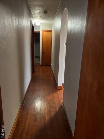 210 Nelson Avenue, Edwardsville, IL 62025