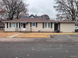 210 Nelson Avenue, Edwardsville, IL 62025
