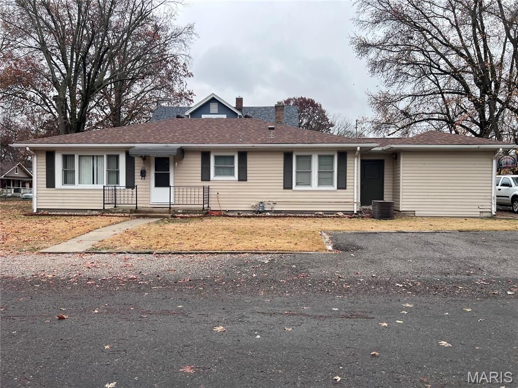 210 Nelson Avenue, Edwardsville, IL 62025
