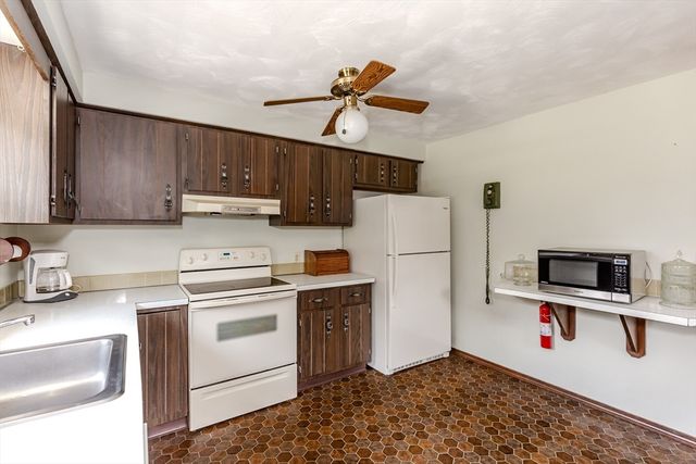 21 Evergreen Drive, Swansea, MA 02777