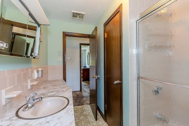 21 Evergreen Drive, Swansea, MA 02777