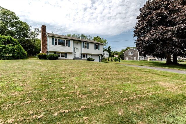 21 Evergreen Drive, Swansea, MA 02777