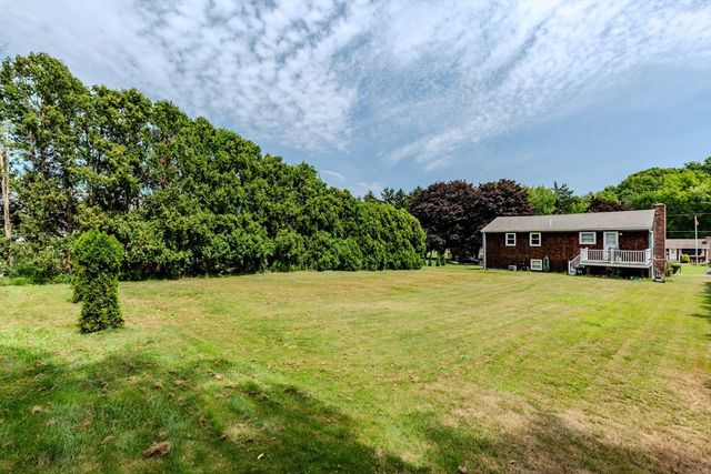 21 Evergreen Drive, Swansea, MA 02777