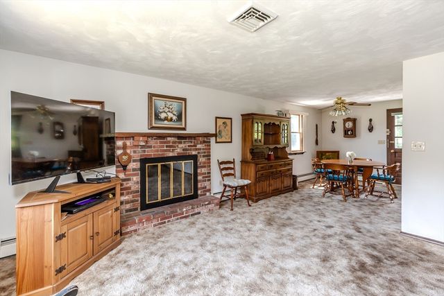 21 Evergreen Drive, Swansea, MA 02777