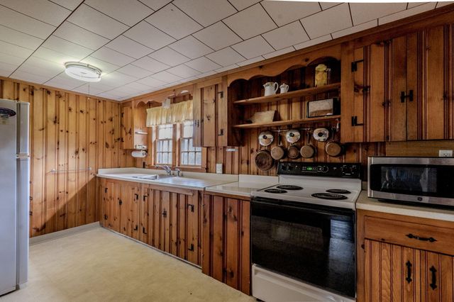 6 Kibby Lane, Dennis Port, MA 02639