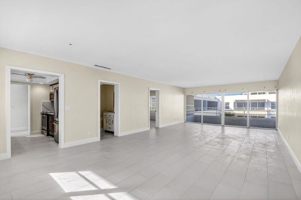 Image 14 of property listing at 2701 S Ocean Boulevard 47, Highland Beach, FL 33487