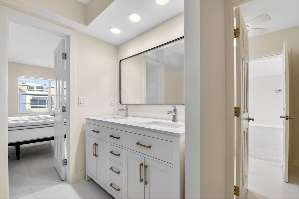 Image 21 of property listing at 2701 S Ocean Boulevard 47, Highland Beach, FL 33487