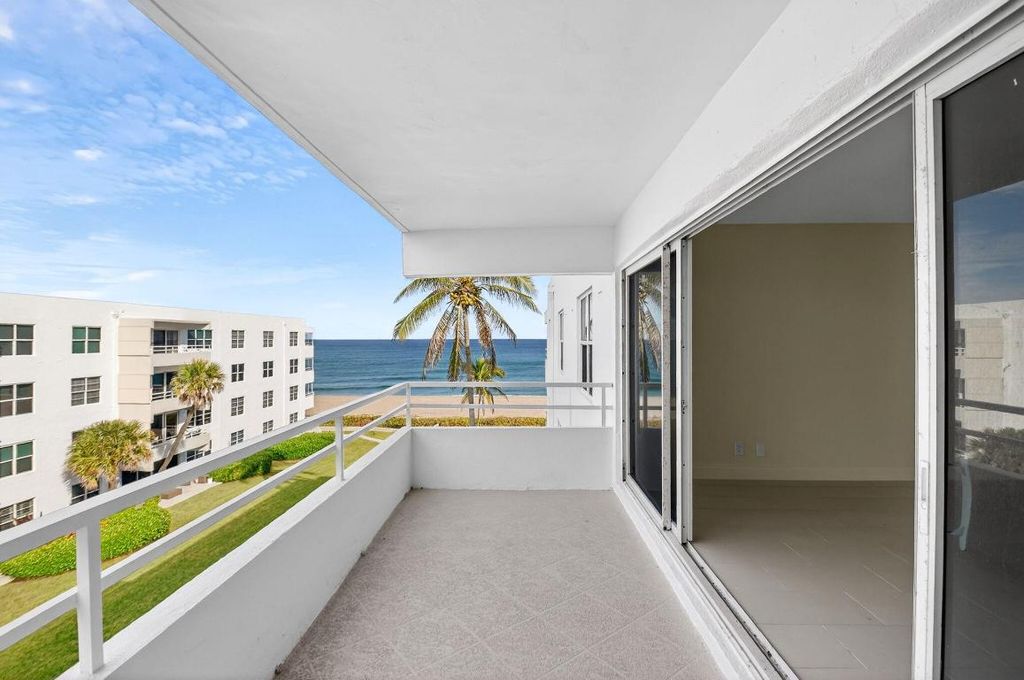 Image 25 of property listing at 2701 S Ocean Boulevard 47, Highland Beach, FL 33487