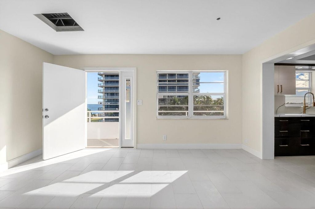 Image 30 of property listing at 2701 S Ocean Boulevard 47, Highland Beach, FL 33487