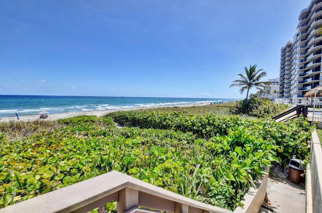 Image 36 of property listing at 2701 S Ocean Boulevard 47, Highland Beach, FL 33487