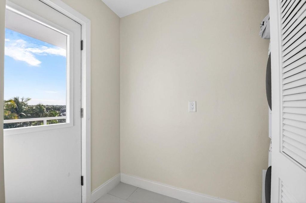 Image 8 of property listing at 2701 S Ocean Boulevard 47, Highland Beach, FL 33487