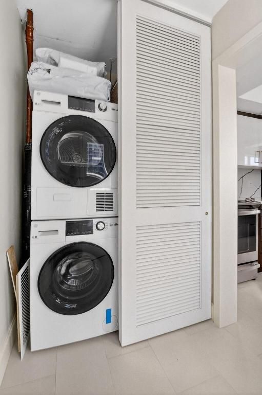 Image 9 of property listing at 2701 S Ocean Boulevard 47, Highland Beach, FL 33487