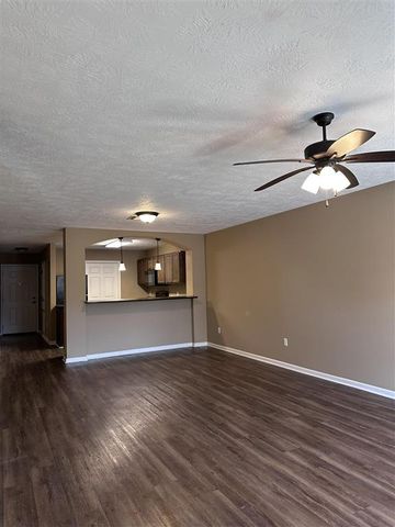 715 Topsy Road, Lake Charles, LA 70607