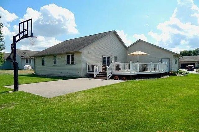 1933 Crooked AVENUE, Holmen, WI 54636