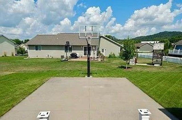 1933 Crooked AVENUE, Holmen, WI 54636