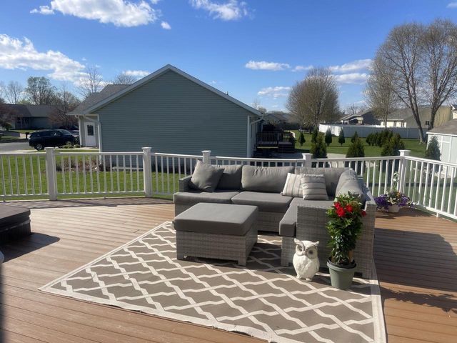 1933 Crooked AVENUE, Holmen, WI 54636