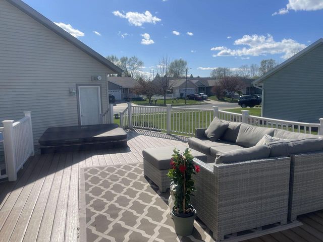 1933 Crooked AVENUE, Holmen, WI 54636