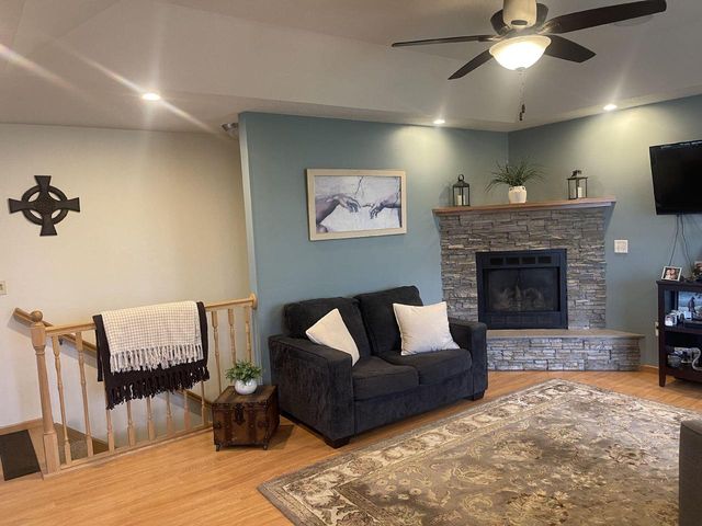 1933 Crooked AVENUE, Holmen, WI 54636