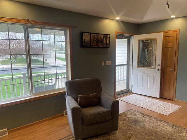 1933 Crooked AVENUE, Holmen, WI 54636