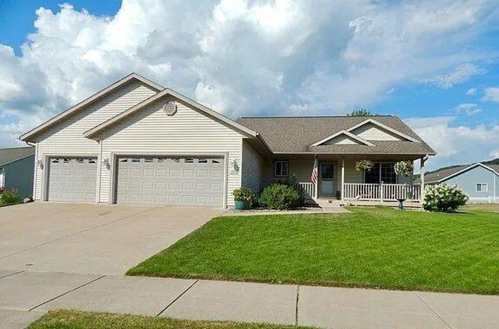 1933 Crooked AVENUE, Holmen, WI 54636