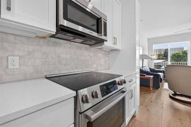 600 3RD AVENUE S 207, St Petersburg, FL 33701