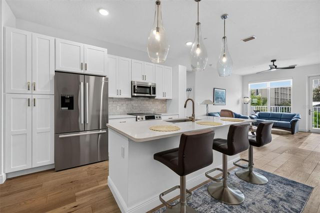 600 3RD AVENUE S 207, St Petersburg, FL 33701