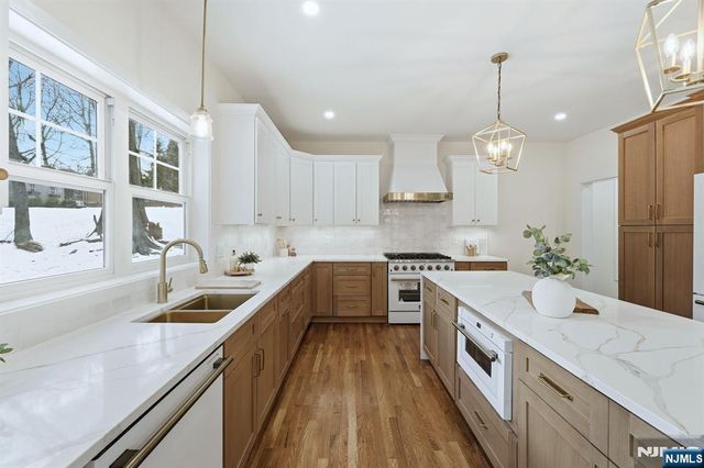 77 Young Avenue, Cedar Grove, NJ 07009