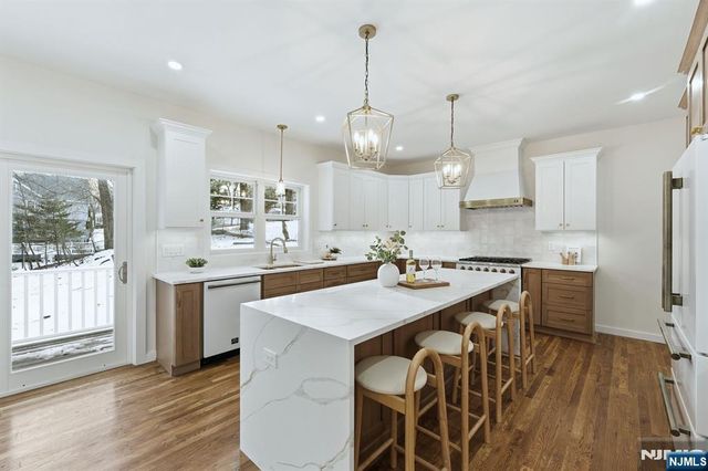 77 Young Avenue, Cedar Grove, NJ 07009