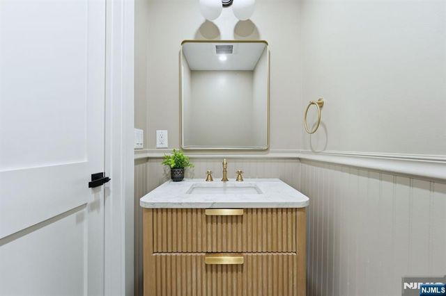 77 Young Avenue, Cedar Grove, NJ 07009