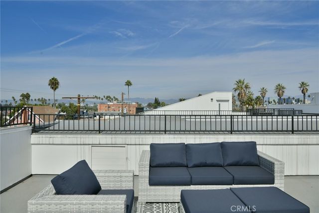 1509 S Gramercy Place, Los Angeles, CA 90016