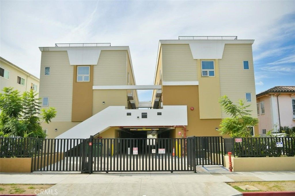 1509 S Gramercy Place, Los Angeles, CA 90016